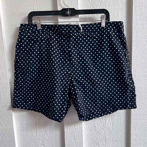 JCrew Men’s Black and White Polka Dot Board Shorts - Picture 1 of 3